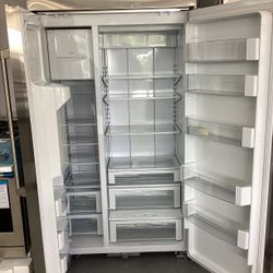 Cafe Side-by-Side Refrigerator in Advanced Temperature Management System with Stainless steel and Showcase LED Lighting