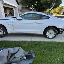 2020 Ford Mustang GT (Parts Car)