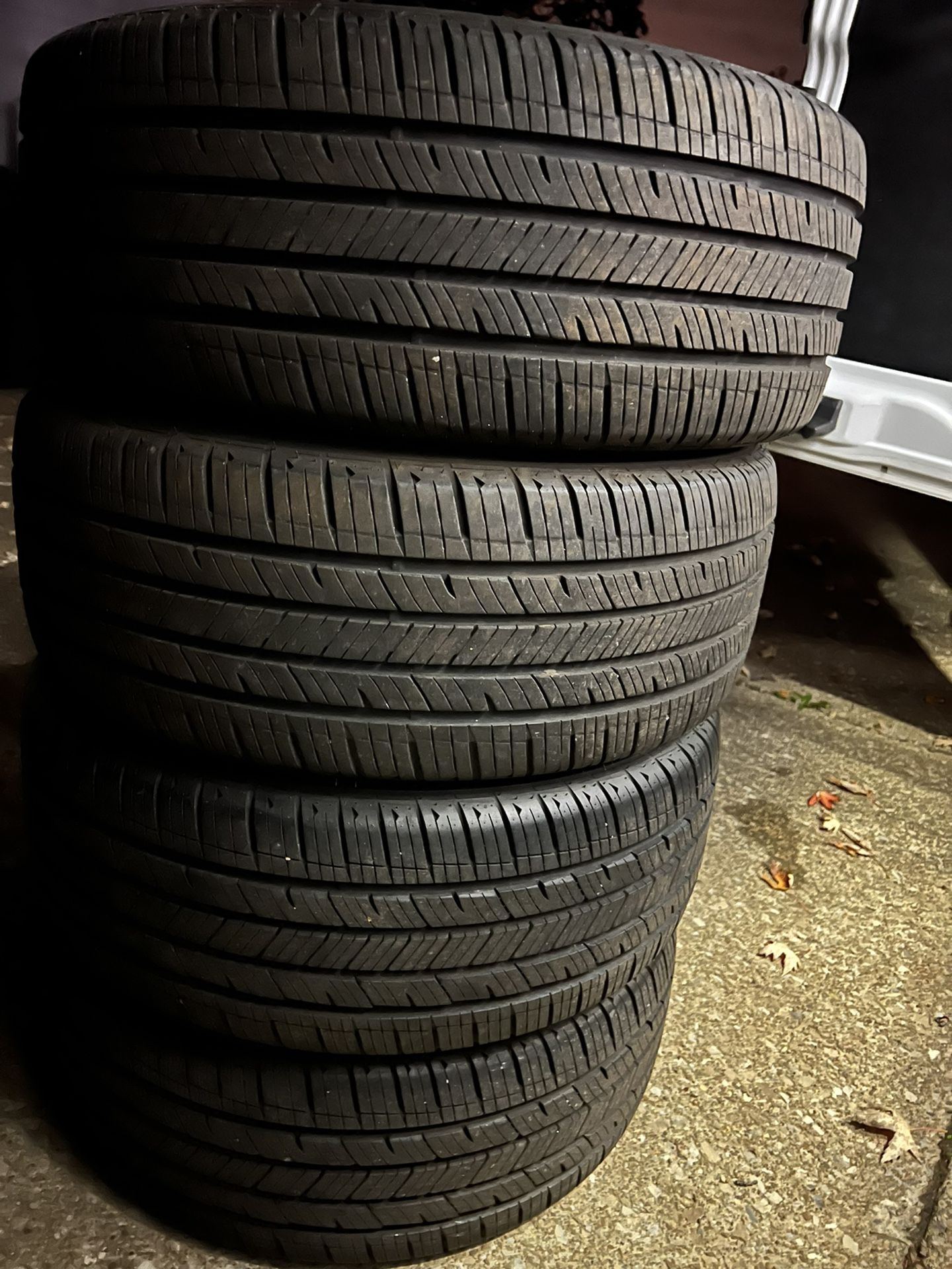 PRIMEWELL TOURING. 235/45/18. $220