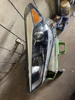 16-18 Left Hyundai Tucson Headlight 