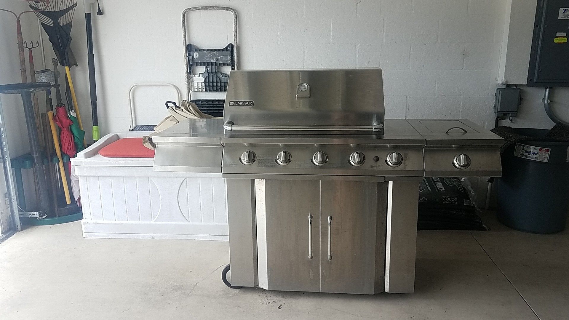 JENNAIR GAS GRILL for Sale in New Port Richey, FL OfferUp