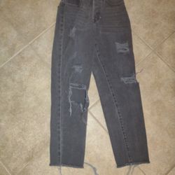 PacSun Women's Black Distressed Jeans Size 23
100% cotton 
