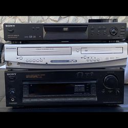 SONY SURROUND SOUND RECEIVER DVD/CD/VHS/ALSO 4 BOSESPEAKERS WITH STANDS/SUB WOOFER
