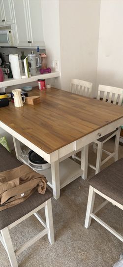 Living space dining table & 4 Chairs