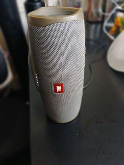 Jbl speaker charge 4