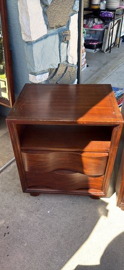 Pair of Mid-Century Modern Wavy Front Nightstands LENGTH 23in WIDTH 18in HEIGHT 27 in
