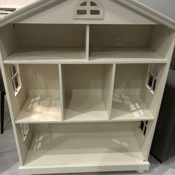 Dollhouse Bookcase (Free!)