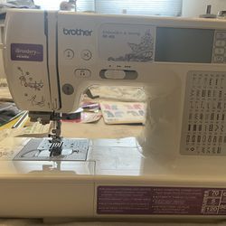 Brother SE-400 Sewing and embroidery Machine With Accessories