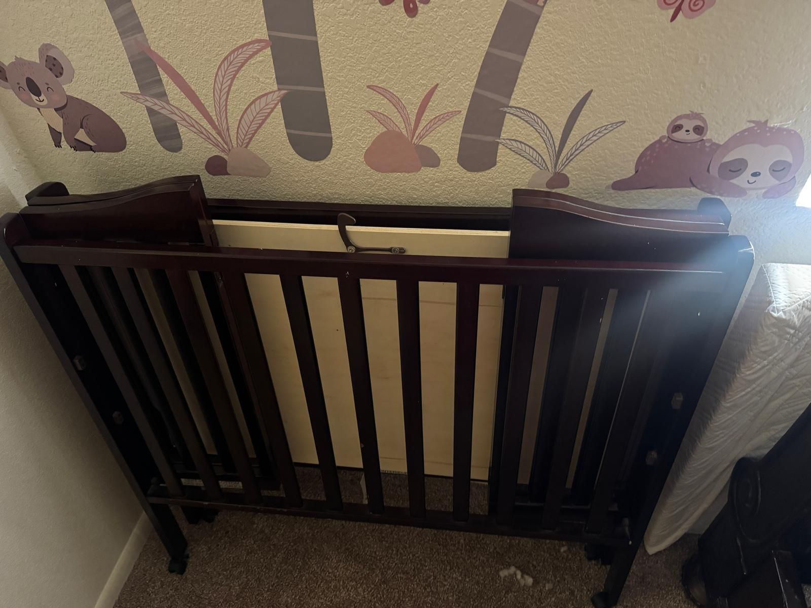 Baby crib
