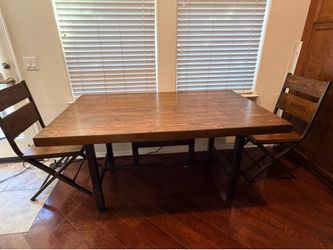 FREE Kitchen Table w/ 2 chairs