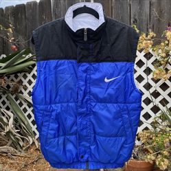 ‘90s Nike puffer vest