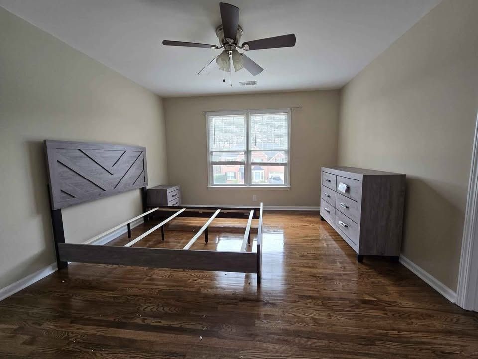 New Rustic Queen & King Bedroom Set!! Bedroom Set: Bed, Dresser, Mirror & Nightstand!!
