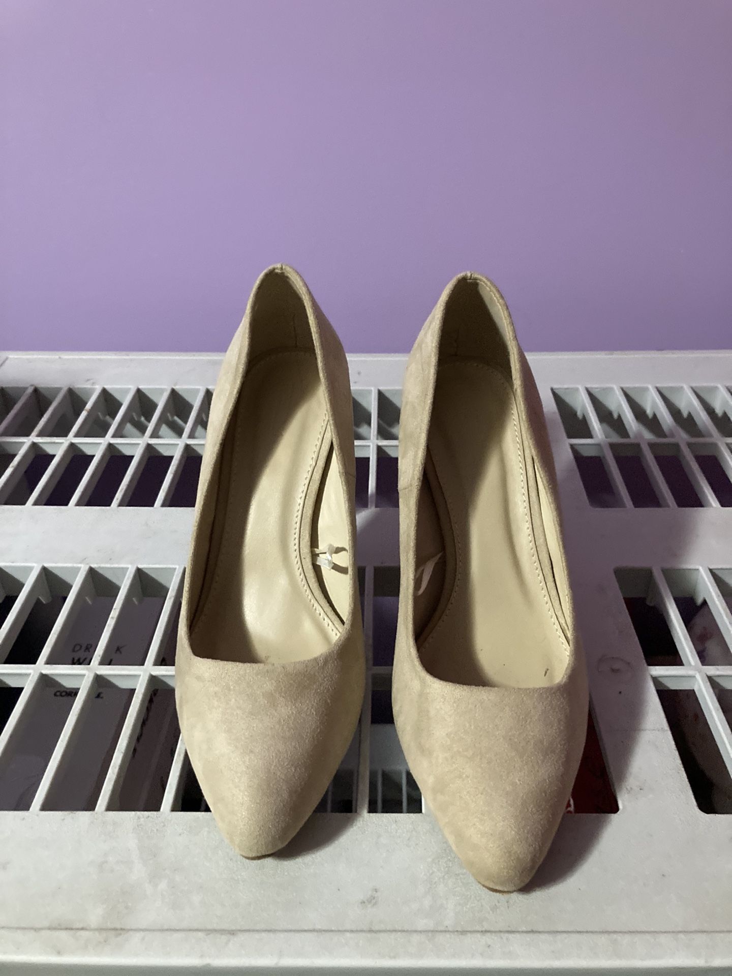 Gently Used Size 6 Faux Suede Heels