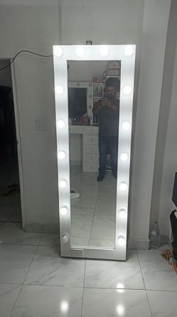Mirror Hollywood With Shelf