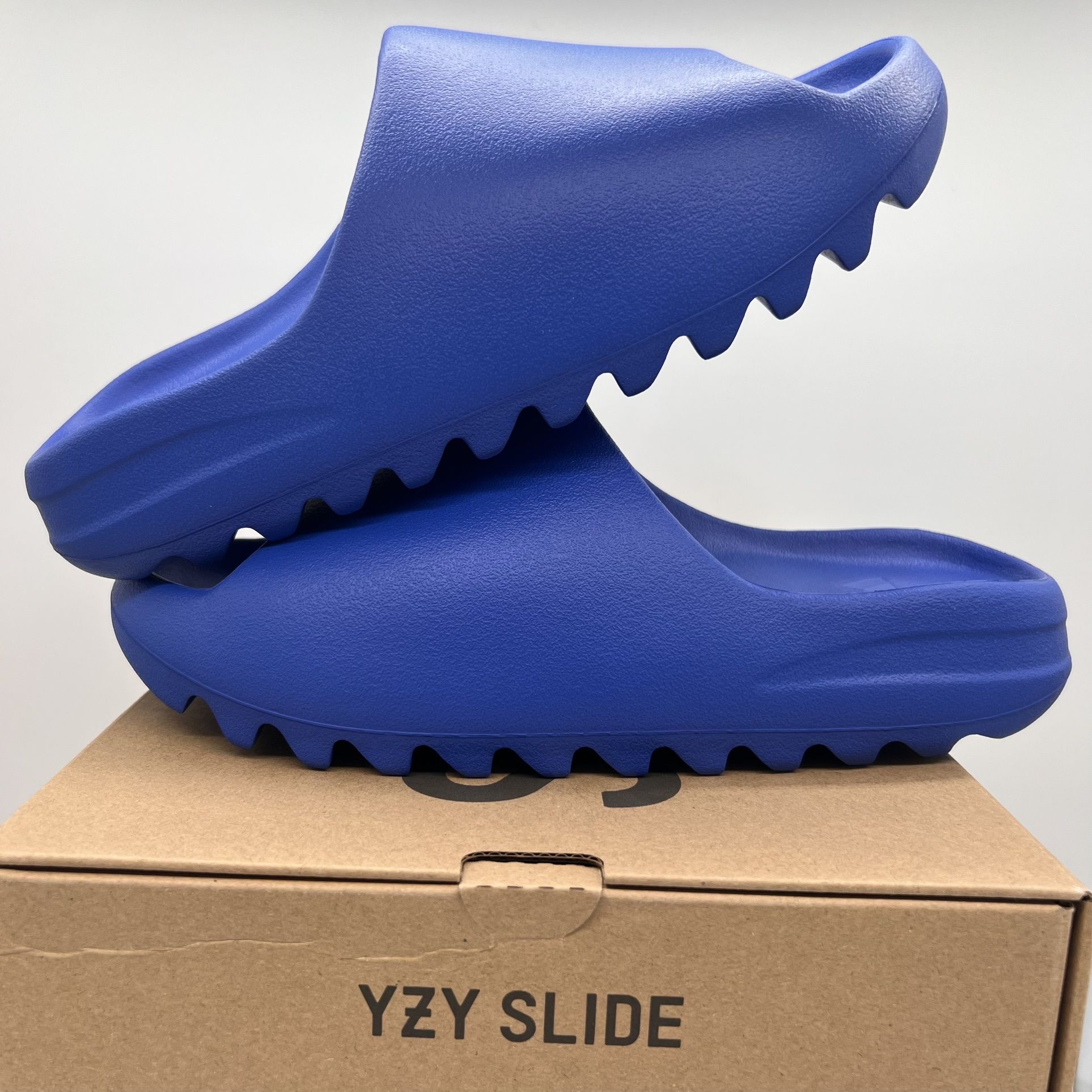 Adidas Yeezy Slide Azure (Blue) | Size 10 | Brand New (No Box) NEW WITHOUT BOX Size 7 Azure Adidas Yeezy Slide (Blue  main image 2