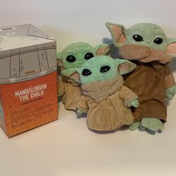 3 Grogu Plushies 