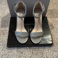 Davids Bridal Silver Glitter High Heels
