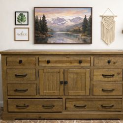 Dresser 