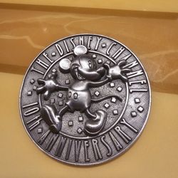 Disney VTG Mickey Mouse Award Metal 1 of 1200