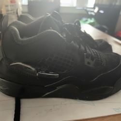 Black Nike Jordan 4s 