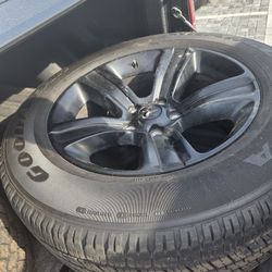 Like-new 20-inch rims for a truck.