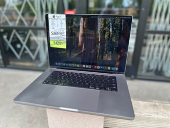 HUGE APPLE SALE 16" MacBook Pro Retina M1 Pro 10-Core CPU, 16-Core GPU, 32GB Ram, 512GB SSD 2021