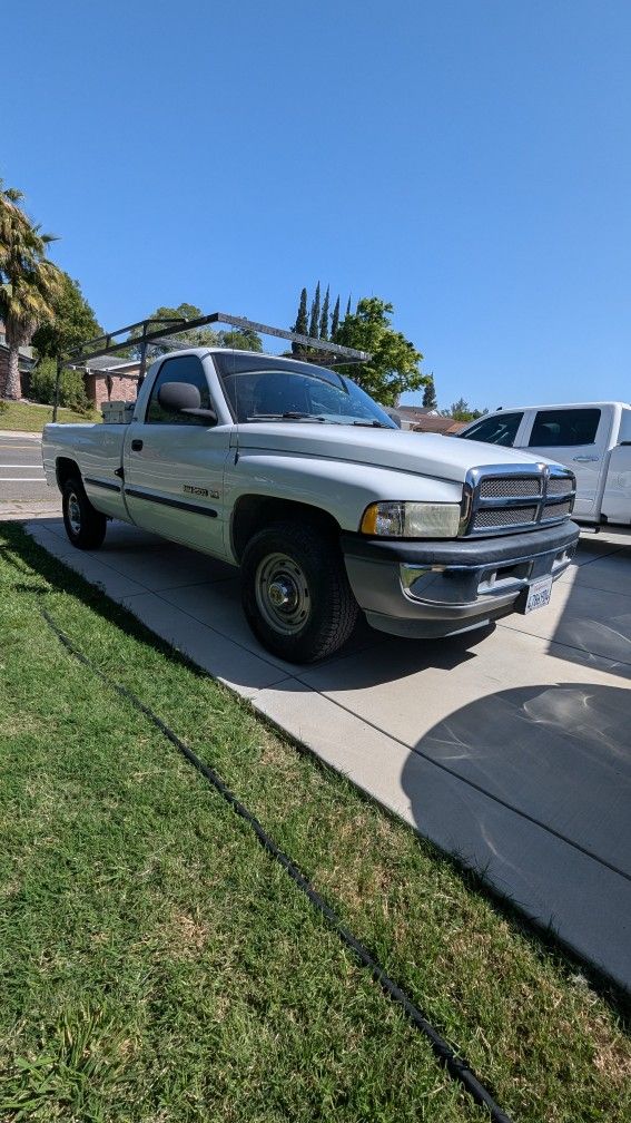 1998 Dodge Ram 2500 SLT