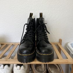 Dr. Martens Platform Books - Black