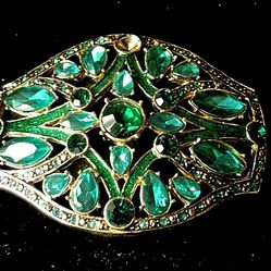 Beautiful Brooch with Green & Clear Stones.