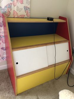 Toy storage and bookshelf