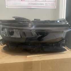 2021-2023. Jeep Cherokee Right Headlight 