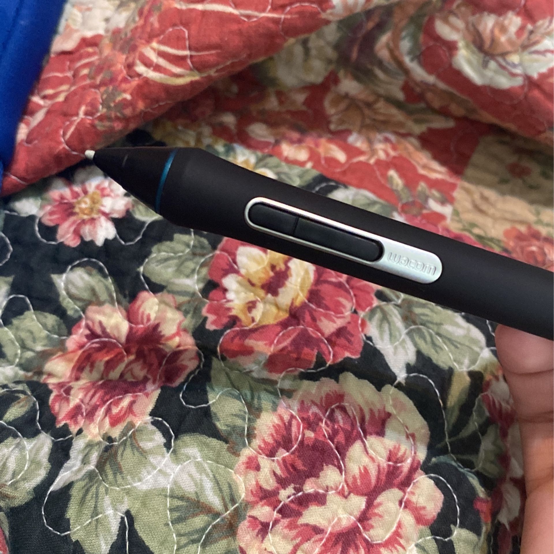 Wacom pen !! Electronics & Media