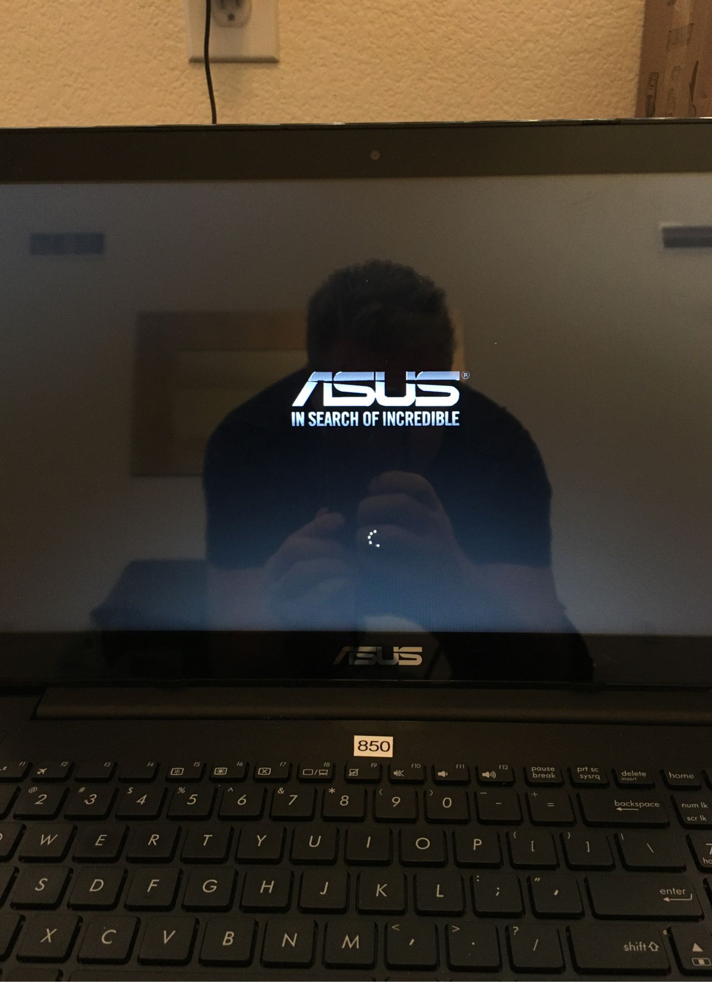 Asus 17 inch laptop screen.