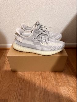 Yeezy 350 V2