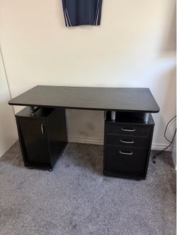 Techni Mobili workstation/computer desk