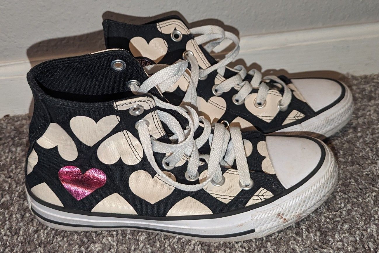 Converse Twisted Hearts Chucks Women's Black/White size 6