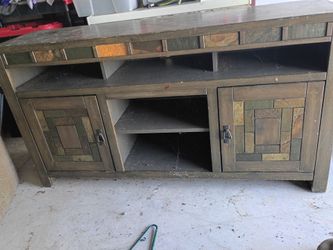 Entertainment center