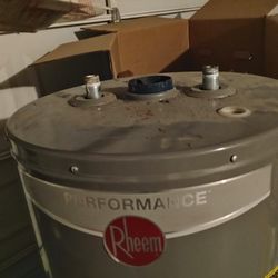 Rheem 40 Gallon (Read Description)