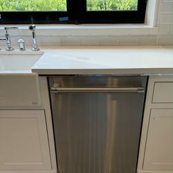 Thermador Saphire Dishwasher 