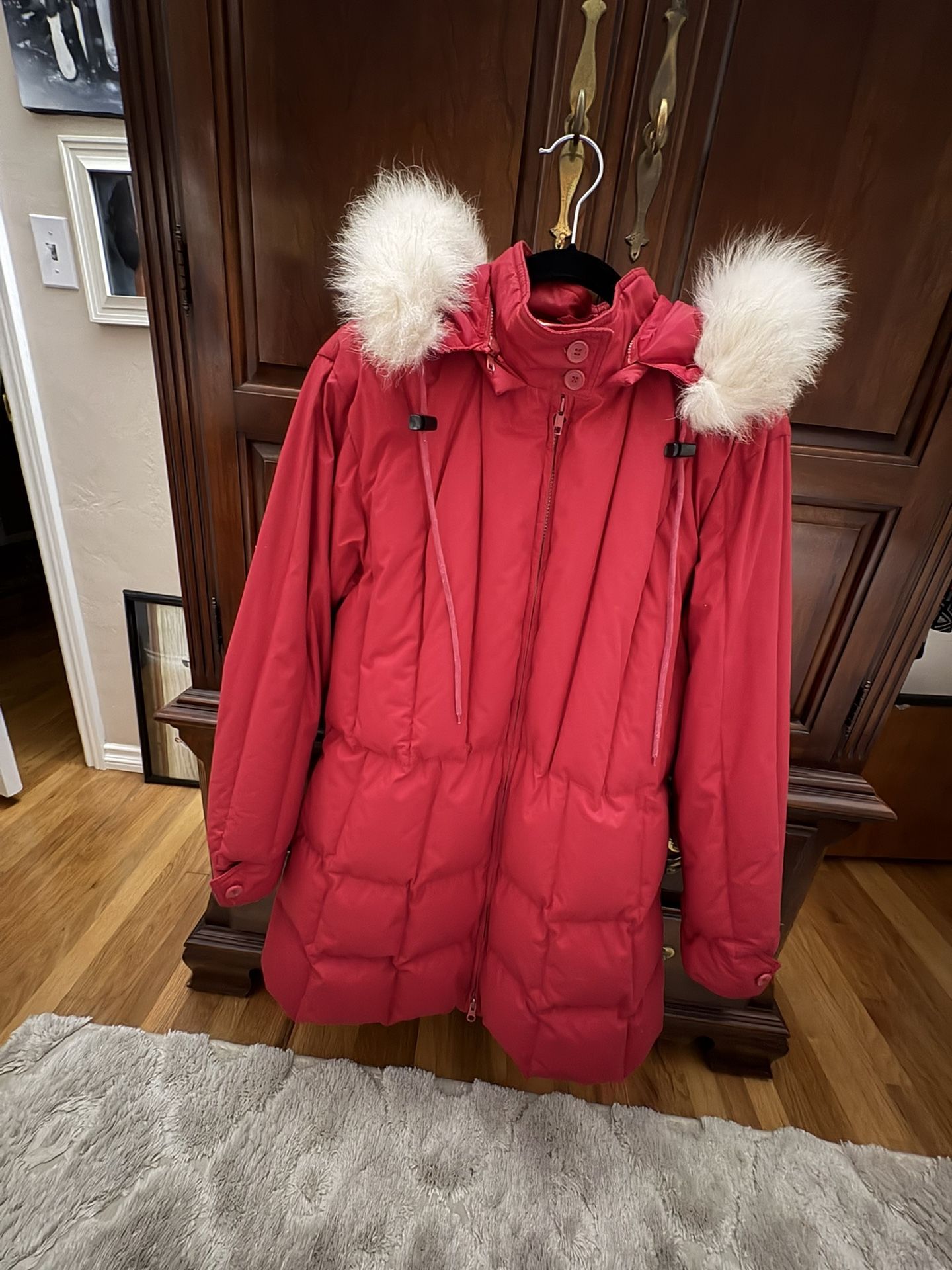 Cabela’s Down Woman Jacket. Size 10. New Without Tag