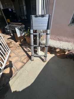 12. ft lelescopin ladder