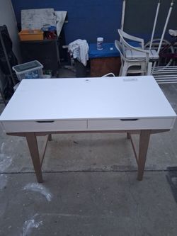 Room table