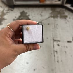 Single Honeycomb Earring 10k 1.9 Grams 