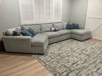 Amazing sectional sofa!!