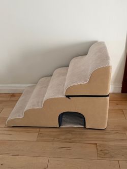 Extra wide Pet stairs with tunnel. detachable large dog step for small or medium sized pet.  Ramp for high bed, couch sofa or car. Five steps Like New