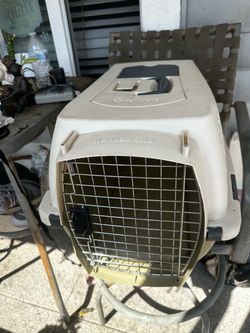 Medium .PET mate Kennel Cab.