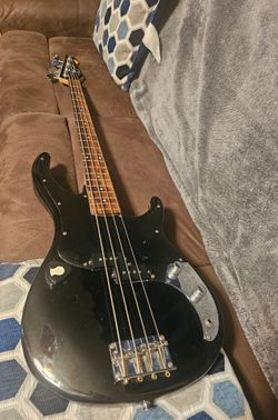 Excellente Bajo electrico hecho en USA, Peavy Zodiac Ex Bass Guitar 🎸