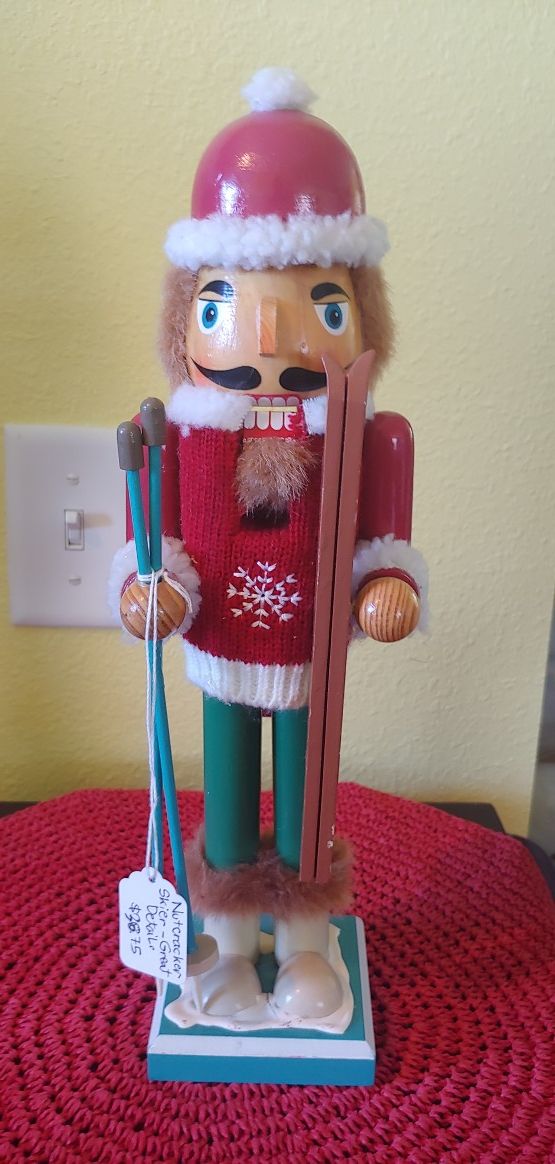 NUTCRACKER SKIER