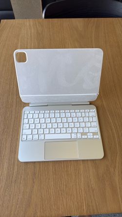 Apple Magic Keyboard for iPad Pro White 11inch