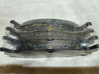 Front brake pads. 2005 Hyundai Sonata